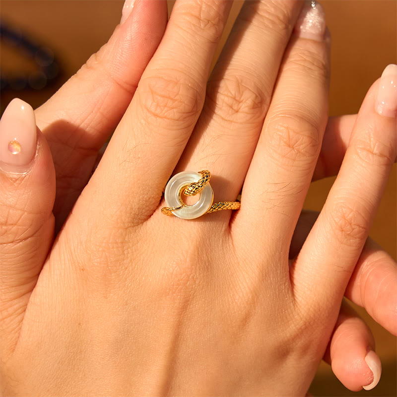 Anillo de armonía del año de la serpiente dorado en plata de ley 925 con hebilla de paz y calcedonia y Buddha Stones