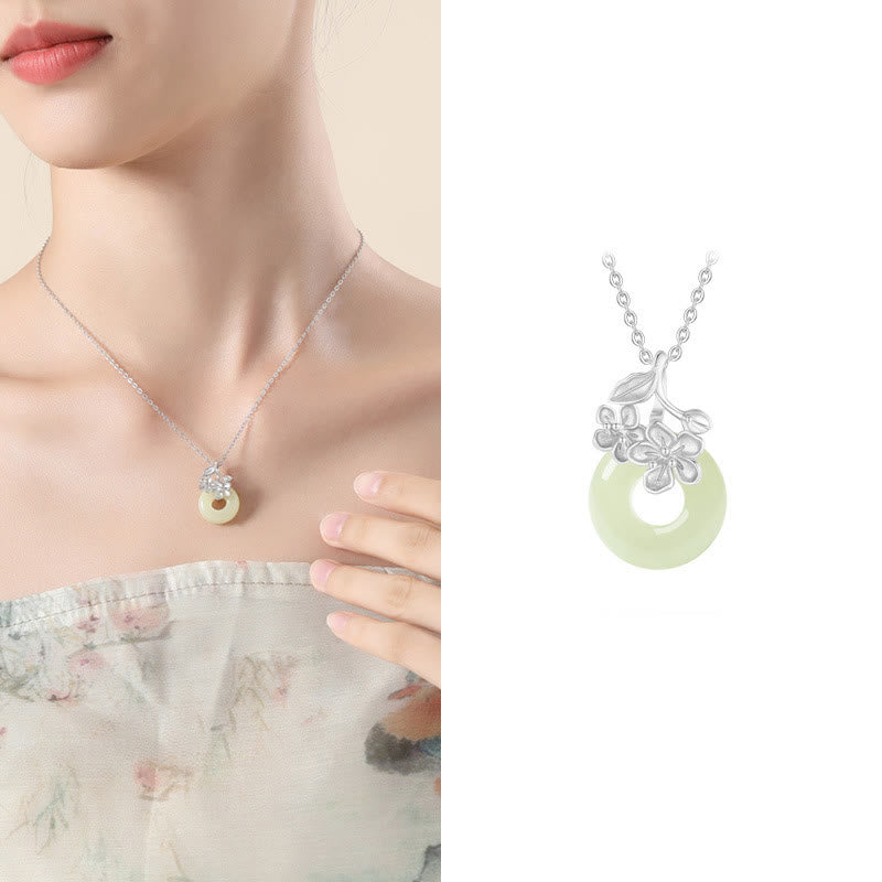 Colgante de plata de ley 999 con diseño de flor de durazno y hebilla de la paz con jade hetiano y Buddha Stones