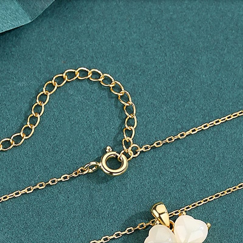 Collar con colgante de trébol de cuatro hojas de plata de ley 925 con jade hetiano y Buddha Stones