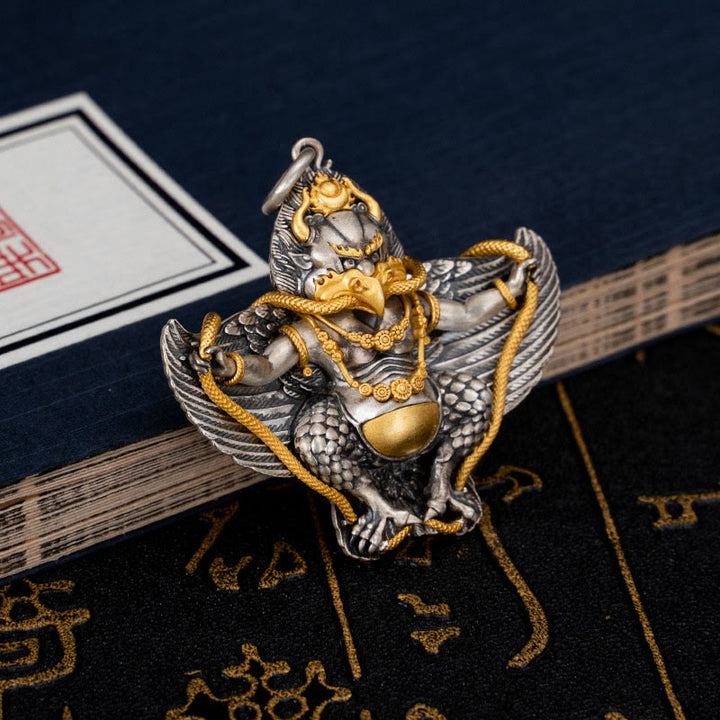 Collar con colgante de pájaro tibetano Garuda de plata de ley 925 con Buddha Stones