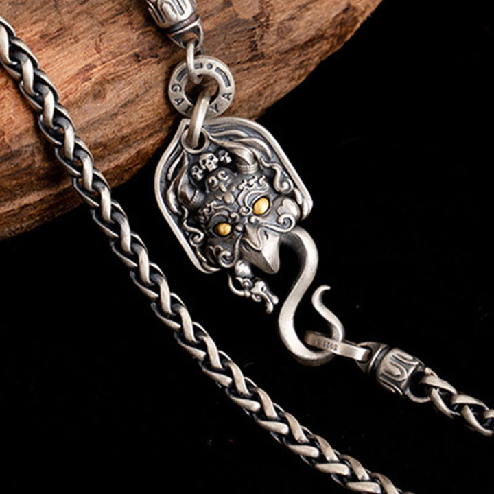 Collar de cadena de metal con forma de pájaro Garuda tibetano y piedras de Buddha Stones en plata de ley 925