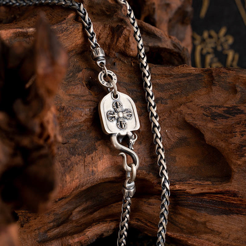 Collar de cadena de metal con forma de pájaro Garuda tibetano y piedras de Buddha Stones en plata de ley 925