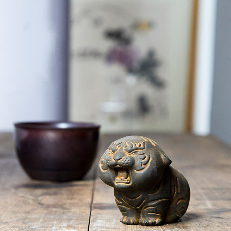 Estatua de resina fundida con óxido de hierro en polvo de tigre en miniatura con Buddha Stones para decoración del hogar