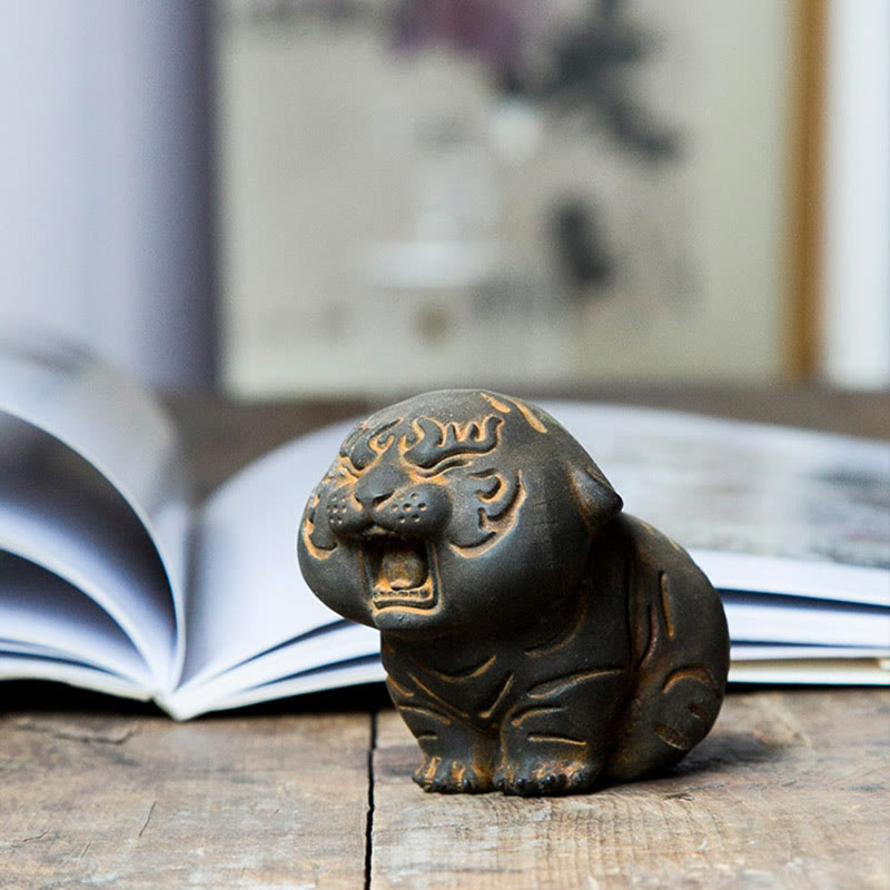 Estatua de resina fundida con óxido de hierro en polvo de tigre en miniatura con Buddha Stones para decoración del hogar