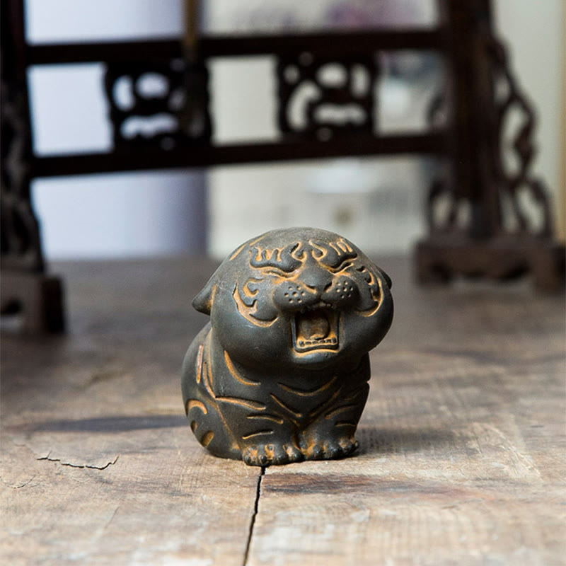 Estatua de resina fundida con óxido de hierro en polvo de tigre en miniatura con Buddha Stones para decoración del hogar
