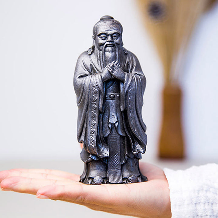 Estatua de resina fundida con óxido de hierro en polvo de Confucio hecha a mano con Buddha Stones para decoración del hogar