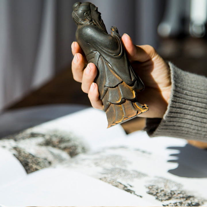 Estatua de resina fundida con óxido de hierro en polvo de Confucio hecha a mano con Buddha Stones para decoración del hogar - image 5