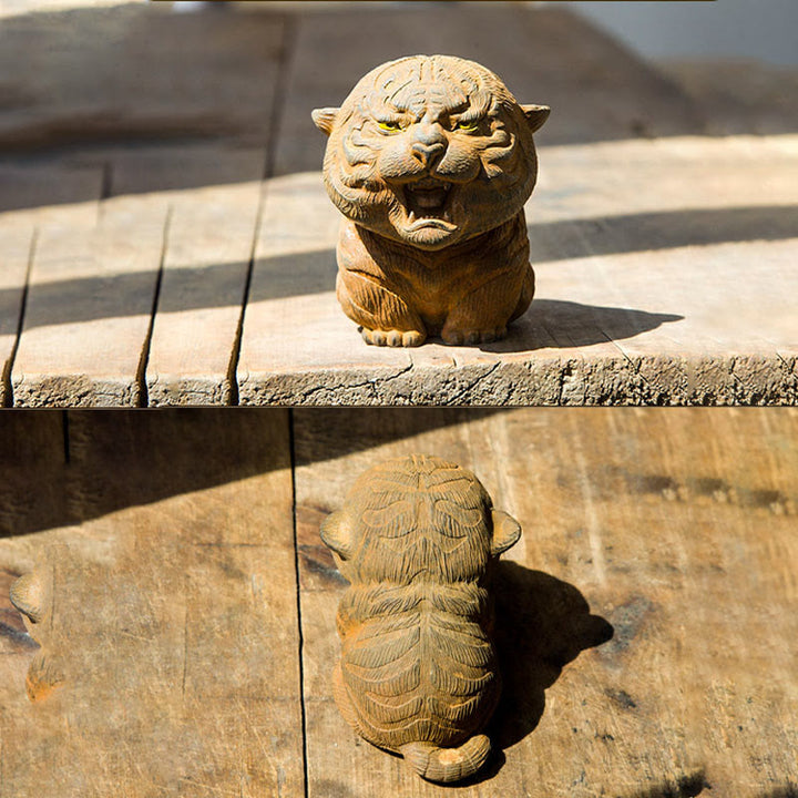 Estatua de resina fundida con óxido de hierro en polvo de tigre rugiente hecha a mano con Buddha Stones para decoración del hogar