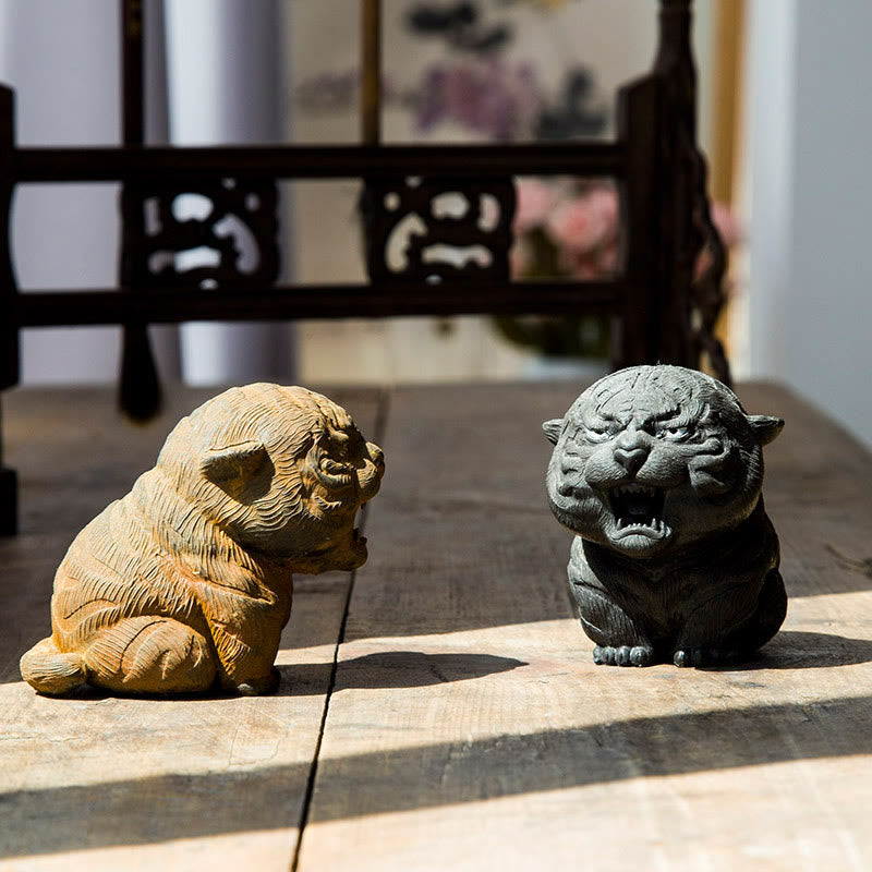 Estatua de resina fundida con óxido de hierro en polvo de tigre rugiente hecha a mano con Buddha Stones para decoración del hogar
