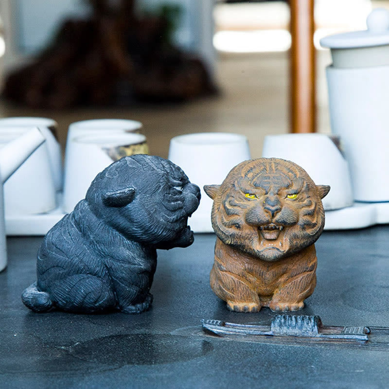 Estatua de resina fundida con óxido de hierro en polvo de tigre rugiente hecha a mano con Buddha Stones para decoración del hogar