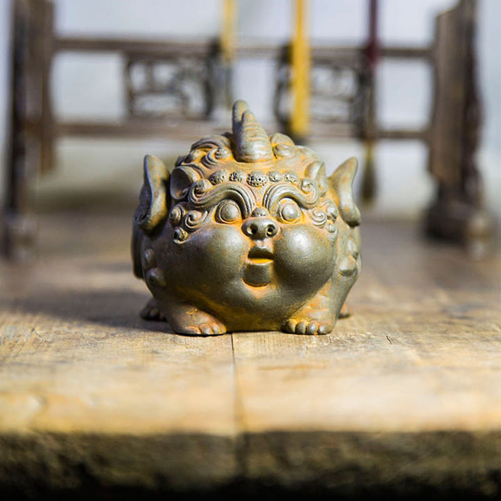 Estatua de resina fundida con óxido de hierro en polvo de PiXiu hecha a mano con Buddha Stones para decoración del hogar - image 10