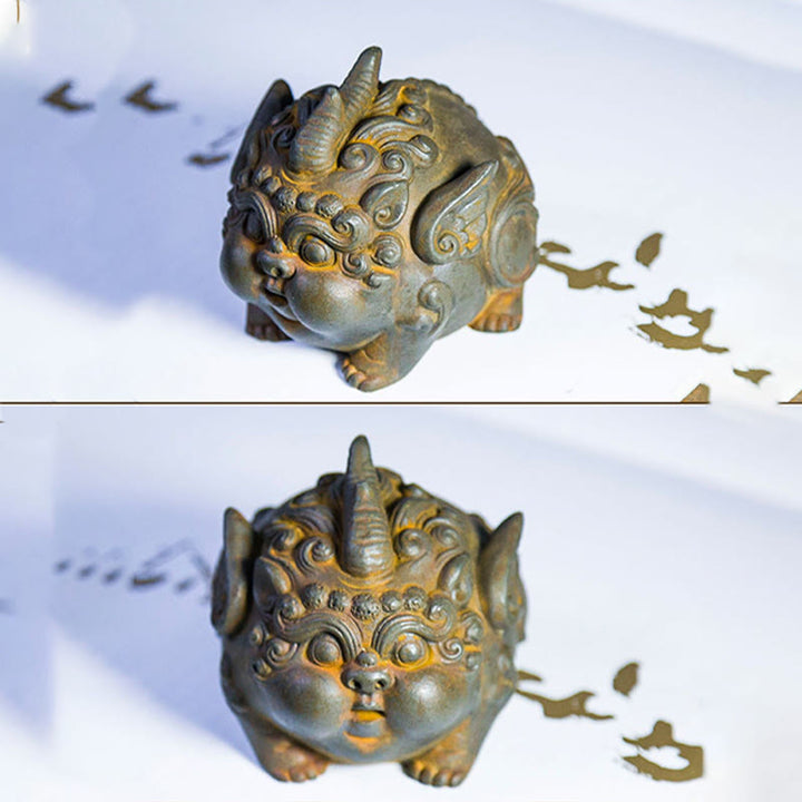 Estatua de resina fundida con óxido de hierro en polvo de PiXiu hecha a mano con Buddha Stones para decoración del hogar