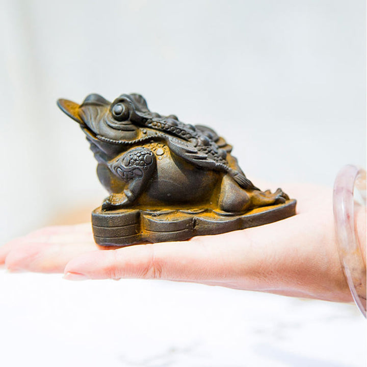 Estatua de resina fundida con óxido de hierro y monedas de cobre hechas a mano con Buddha Stones Feng Shui