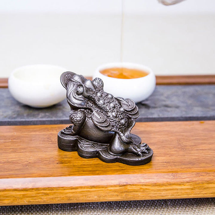 Estatua de resina fundida con óxido de hierro y monedas de cobre hechas a mano con Buddha Stones Feng Shui