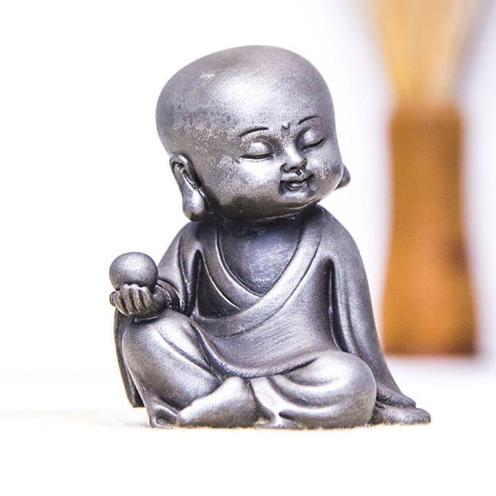 Buddha Stones hechas a mano Ksitigarbha Kwan Yin Guanyin Avalokitesvara Tathagata polvo de hierro estatua de resina fundida óxido decoración del hogar