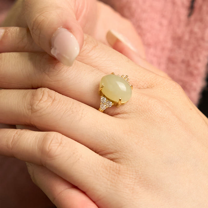 Anillo de aleación con forma de huevo de jade hetiano y Buddha Stones