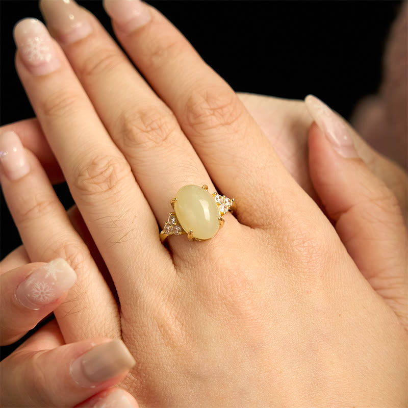 Anillo de aleación con forma de huevo de jade hetiano y Buddha Stones