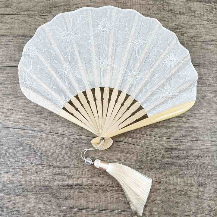 Abanico plegable de bambú de mano con borlas y forma de concha con bordado de flores grandes y retro con Buddha Stones