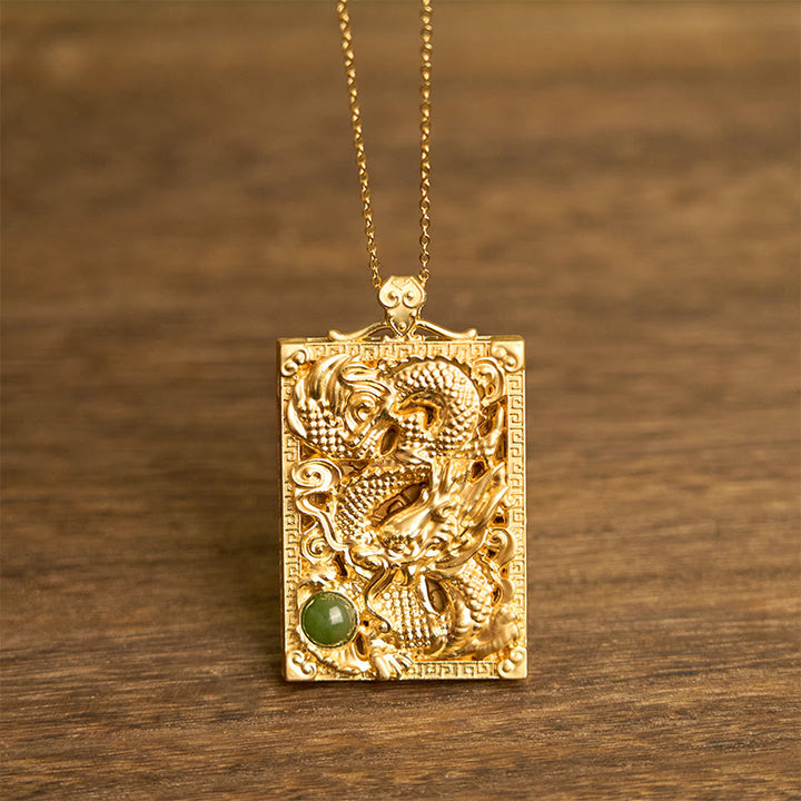 Collar con colgante de jade hetiano de cobre bañado en oro y Buddha Stones con forma de dragón - Dragón de jade hetiano de cobre bañado en oro - image 1