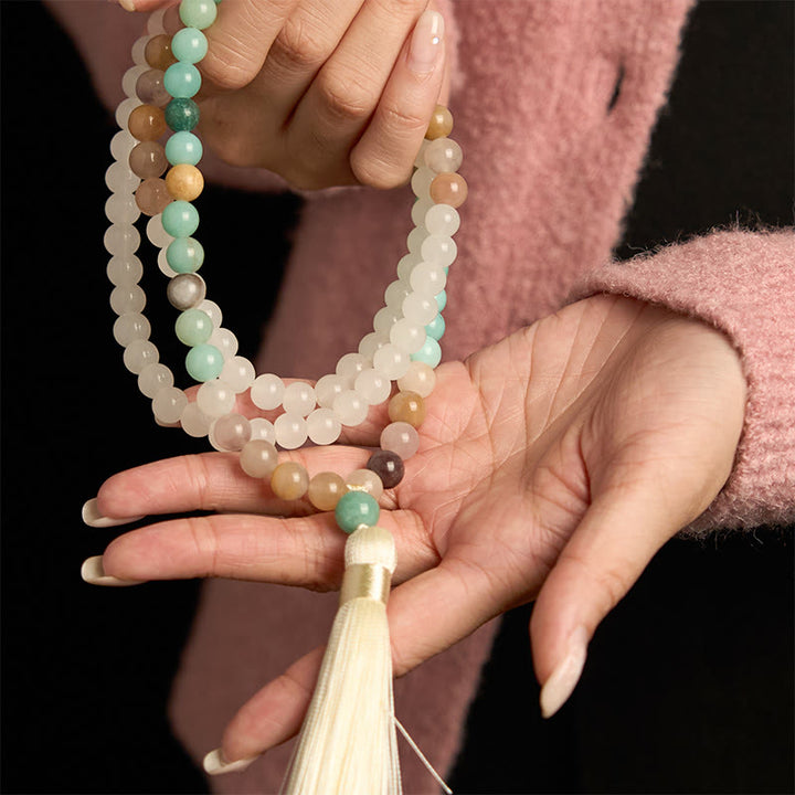 Pulsera de curación con borlas blancas y amazonita de jade blanco natural con 108 cuentas de mala de Buddha Stones