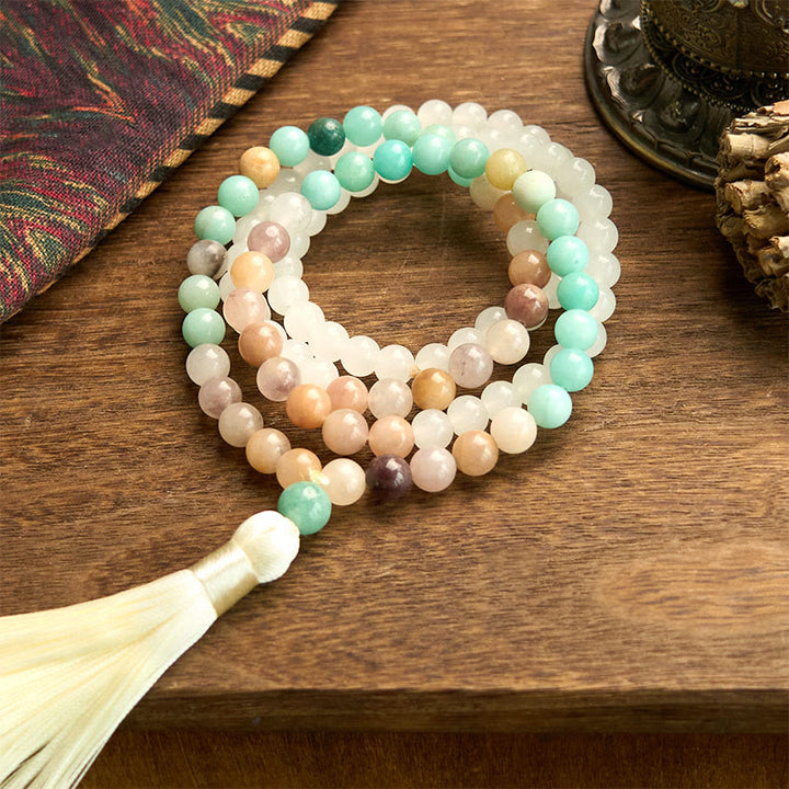 Pulsera de curación con borlas blancas y amazonita de jade blanco natural con 108 cuentas de mala de Buddha Stones