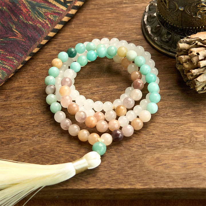 Pulsera de curación con borlas blancas y amazonita de jade blanco natural con 108 cuentas de mala de Buddha Stones