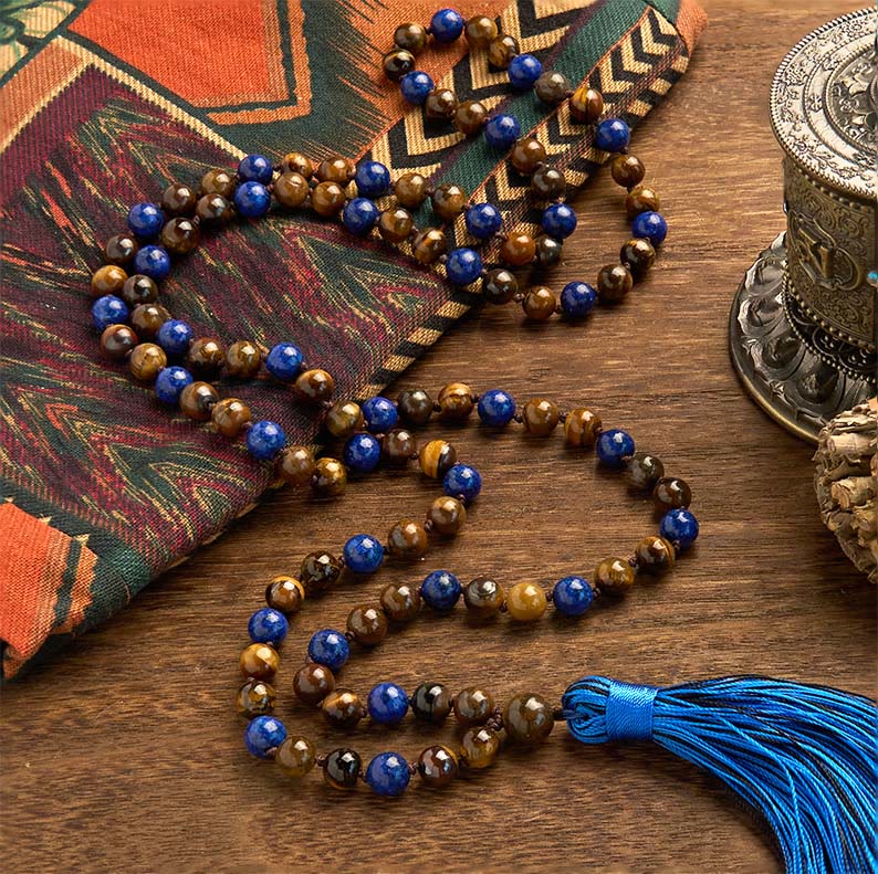 Pulsera de protección con borlas de mala y lazurita y ojo de tigre con 108 cuentas de piedra natural de Buddha Stones