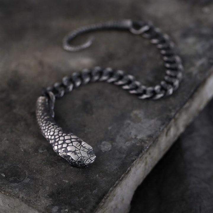 Pulsera con bendición del año de la serpiente y textura en forma de serpiente con Buddha Stones en plata esterlina