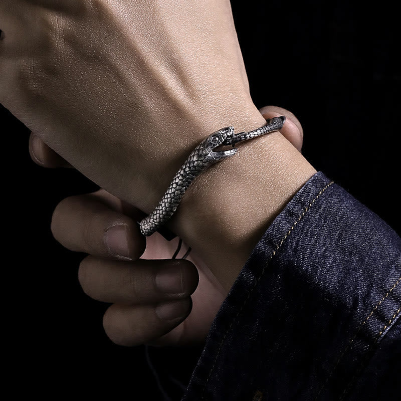 Pulsera con bendición del año de la serpiente y textura en forma de serpiente con Buddha Stones en plata esterlina