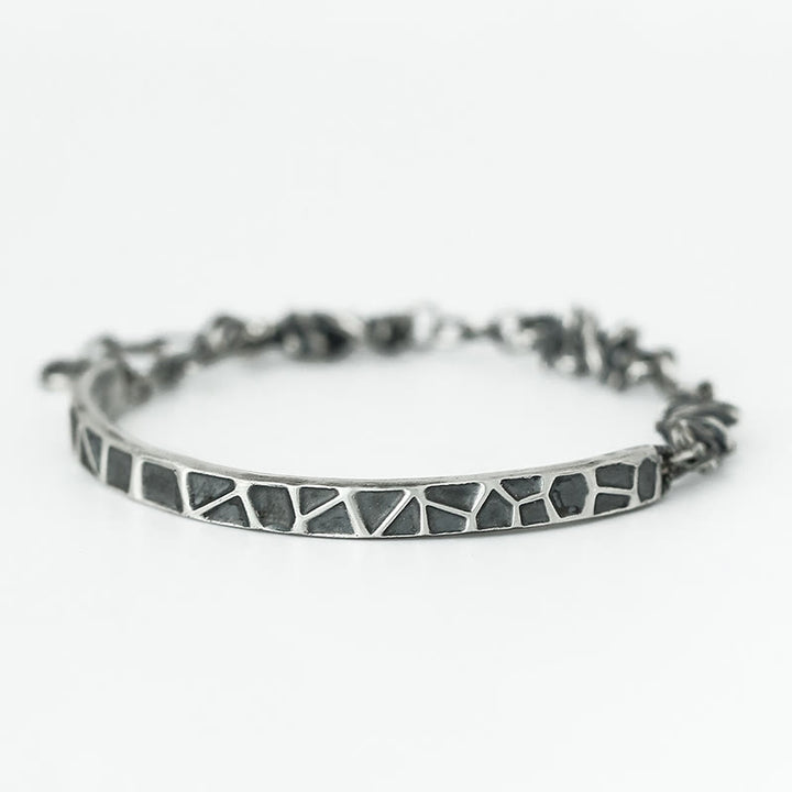 Media pulsera protectora de espinas con diseño de martillo y Buddha Stones en plata de ley