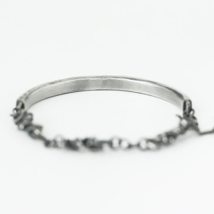 Media pulsera protectora de espinas con diseño de martillo y Buddha Stones en plata de ley