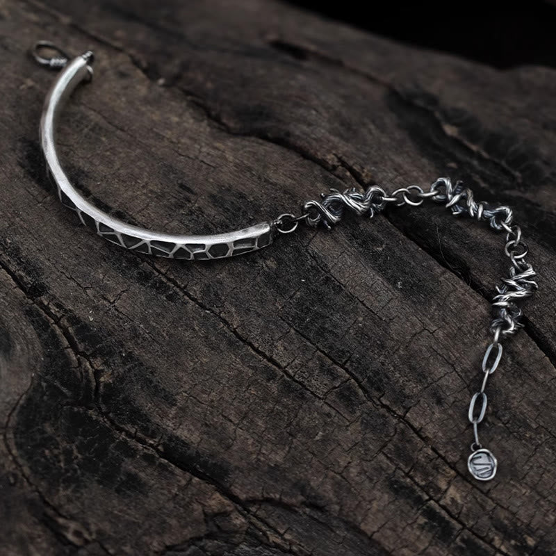 Media pulsera protectora de espinas con diseño de martillo y Buddha Stones en plata de ley