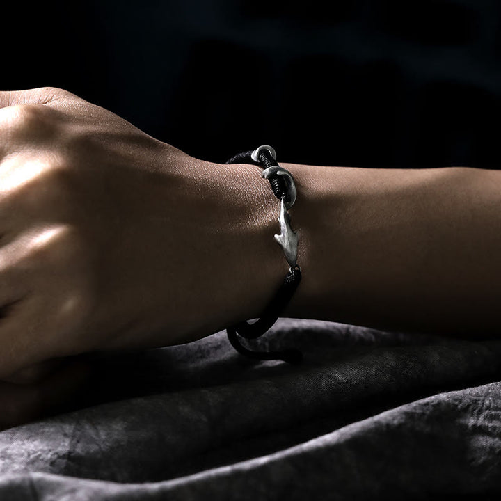 Pulsera de protección con cuerda de cera negra y tiburón en plata de ley 999 con Buddha Stones