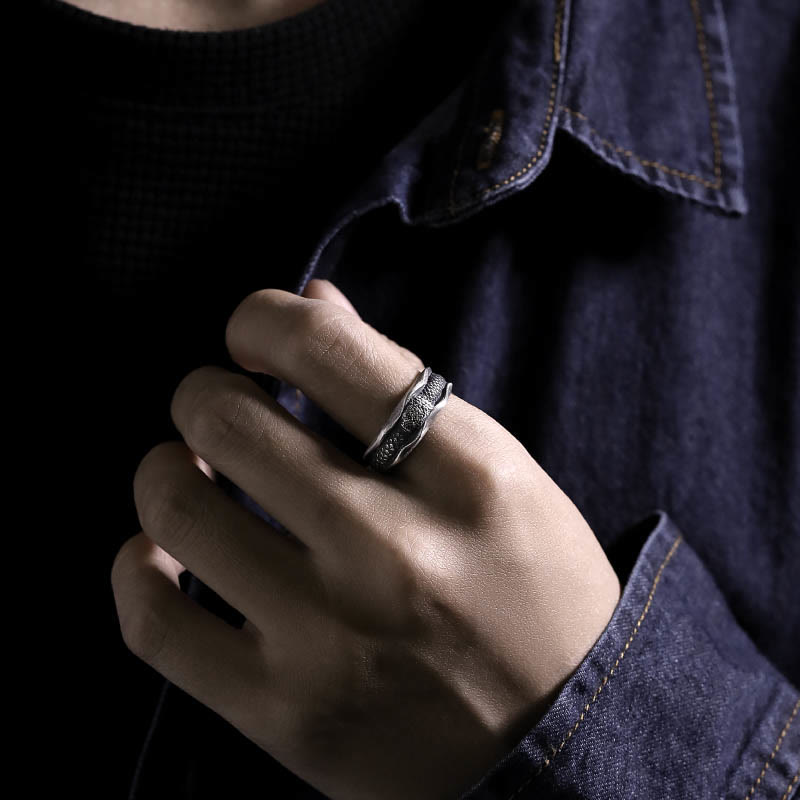 Anillo de protección del año de la serpiente en forma de serpiente de plata de ley 999 con Buddha Stones