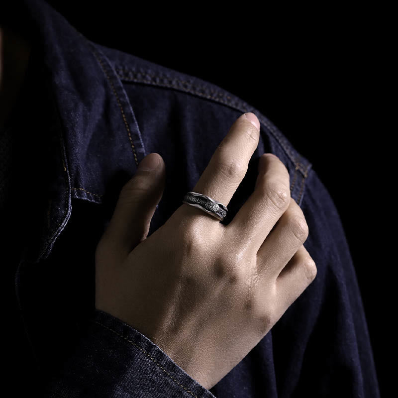 Anillo de protección del año de la serpiente en forma de serpiente de plata de ley 999 con Buddha Stones