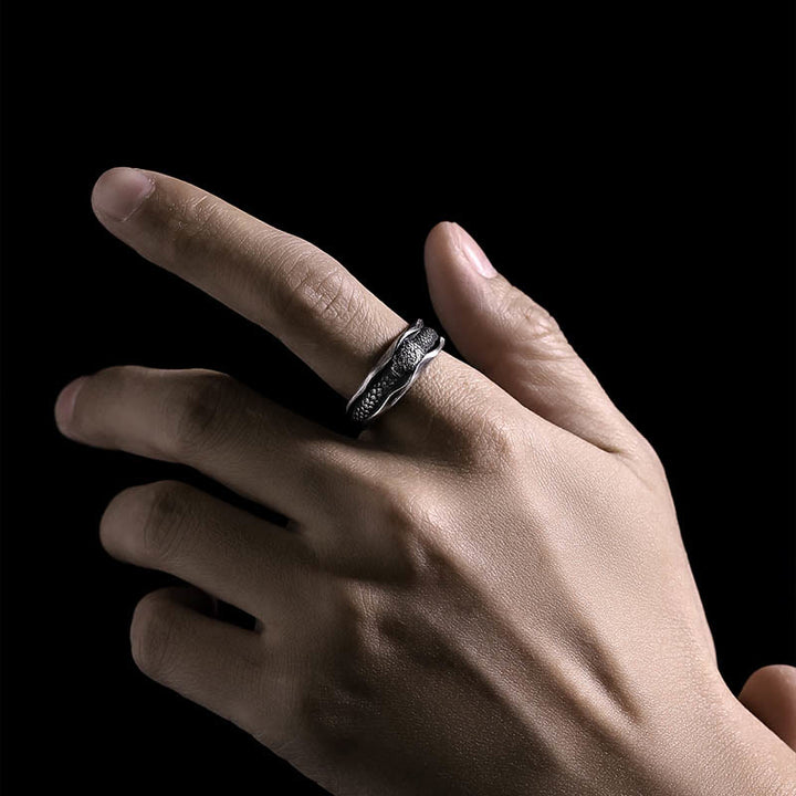 Anillo de protección del año de la serpiente en forma de serpiente de plata de ley 999 con Buddha Stones