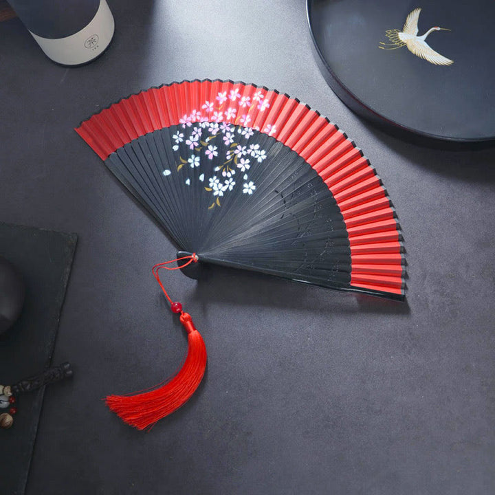 Abanico plegable de bambú con pintura en aerosol de tela de lino y algodón hecho a mano con diseño de Buddha Stones - Flor de cerezo roja y negra de 21 cm - image 6