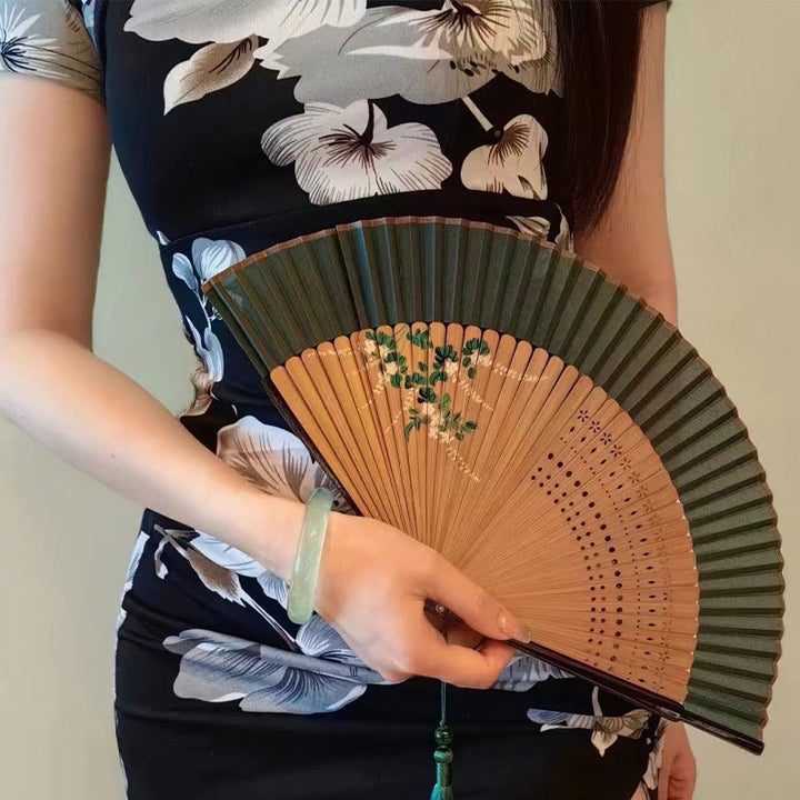 Abanico plegable de bambú con borlas de poliéster y Buddha Stones, 21 cm