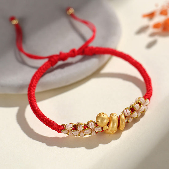 Pulsera de la suerte con forma de corazón y flor de durazno con hilo rojo del año de la serpiente en plata de ley 999 hecha a mano con Buddha Stones