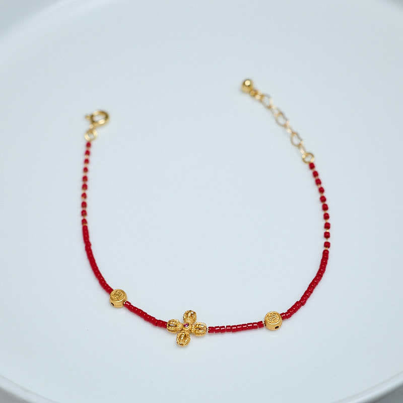 Buddha Stones 925 bañada en oro de 24 k con cuentas de cristal de Liuli y trébol de cuatro hojas PiXiu, alegría y felicidad