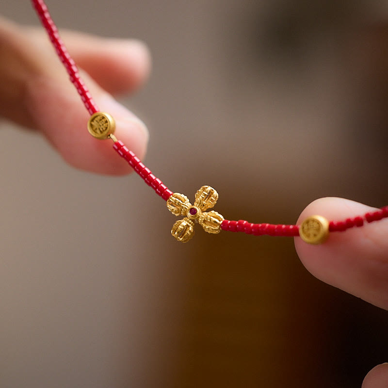 Buddha Stones 925 bañada en oro de 24 k con cuentas de cristal de Liuli y trébol de cuatro hojas PiXiu, alegría y felicidad