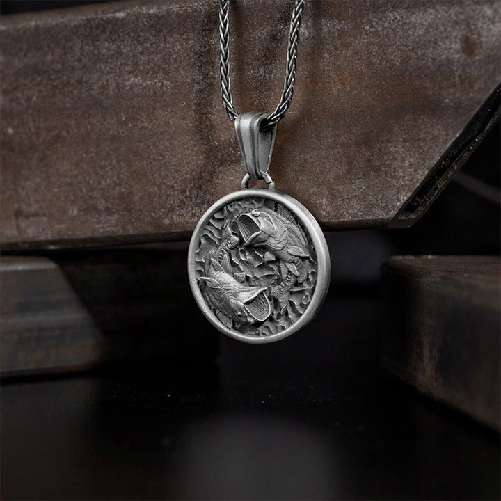 Buddha Stones Colgante de collar con forma de pez koi pulido en estaño puro, símbolo de riqueza. - image 1