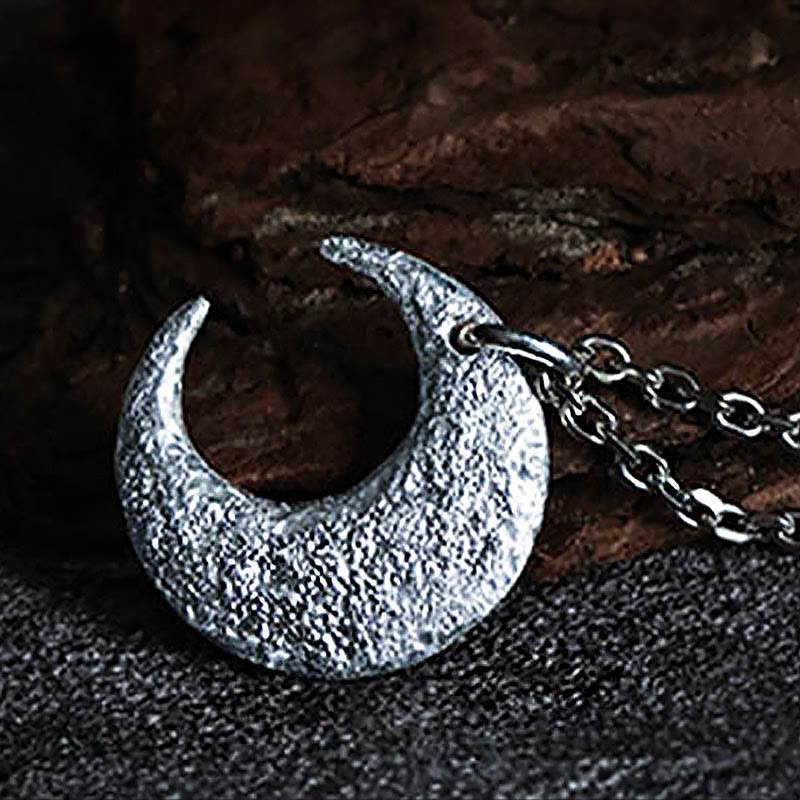 Collar con colgante de equilibrio de luna de plata de ley 999 con Buddha Stones
