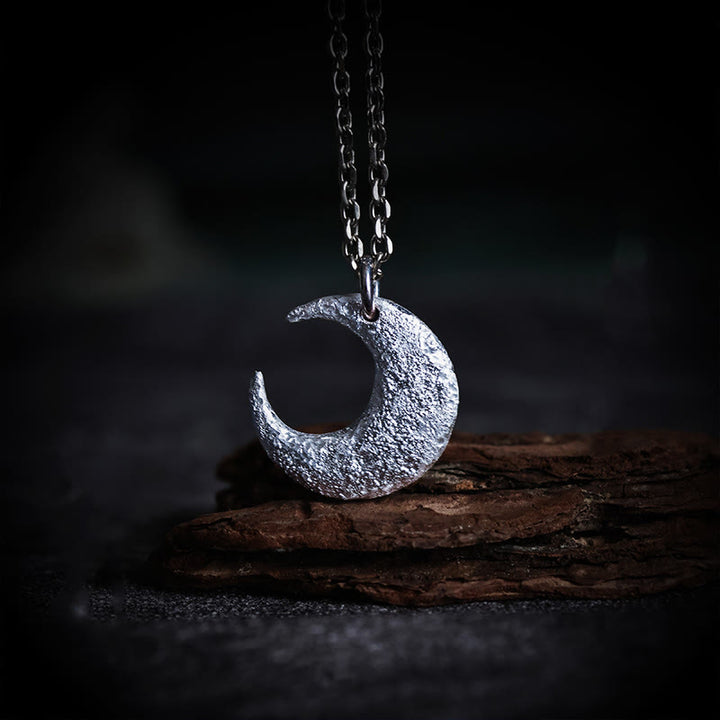 Collar con colgante de equilibrio de luna de plata de ley 999 con Buddha Stones