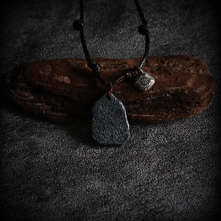 Collar con colgante de protección de nubes auspiciosas con Buddha Stones en plata de ley 999 y oro de 24 k