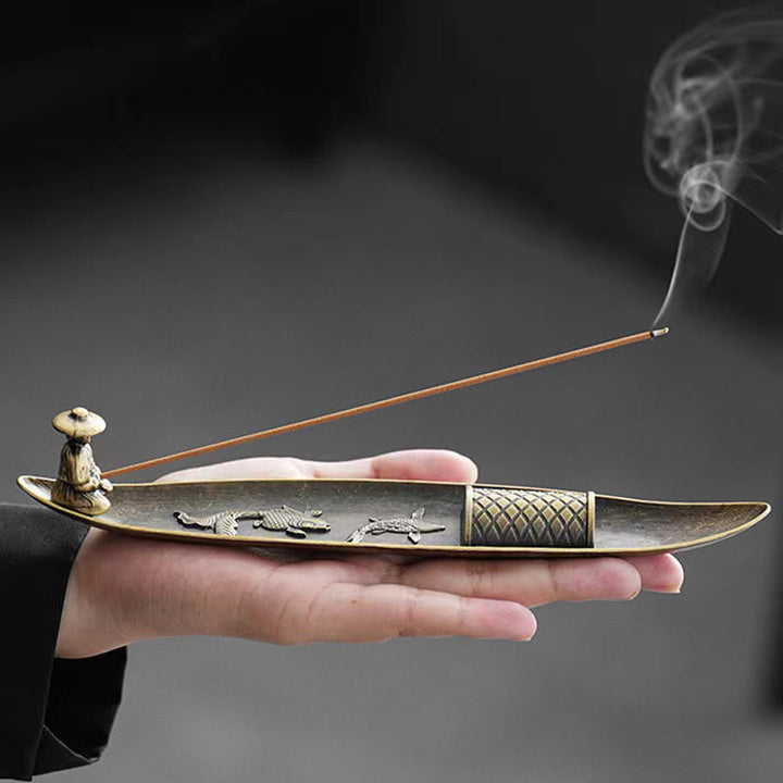 Quemador de incienso de aleación de zinc con forma de pez koi y barco de pescador con Buddha Stones, decoración curativa