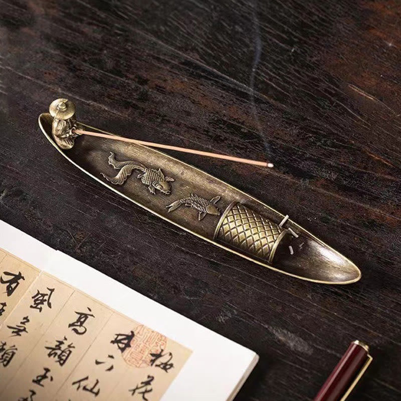 Quemador de incienso de aleación de zinc con forma de pez koi y barco de pescador con Buddha Stones, decoración curativa
