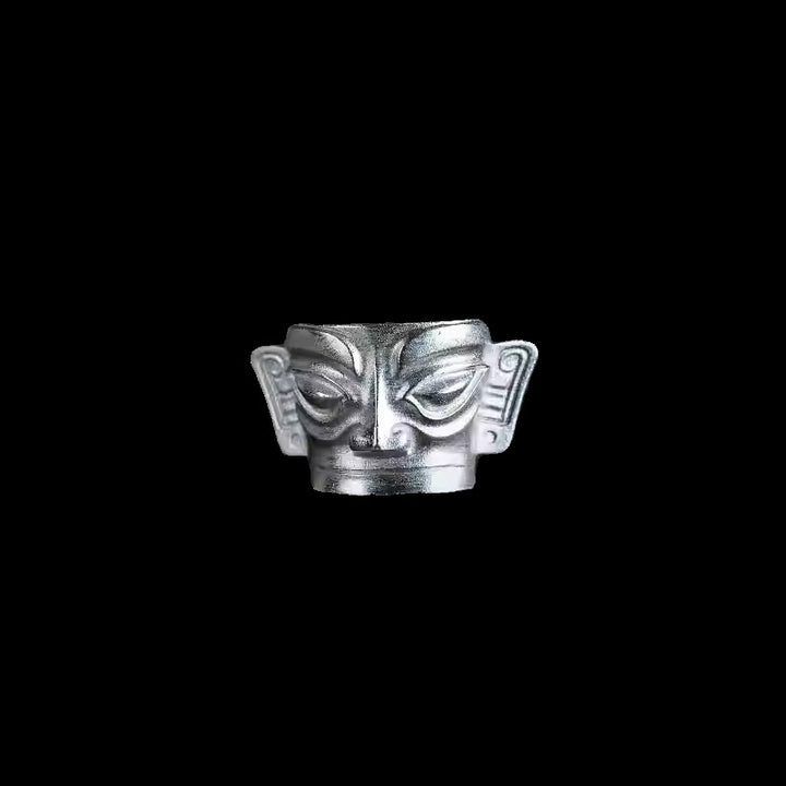 Anillo de protección con máscara de Sanxingdui de plata de ley 999 fundida a mano con Buddha Stones