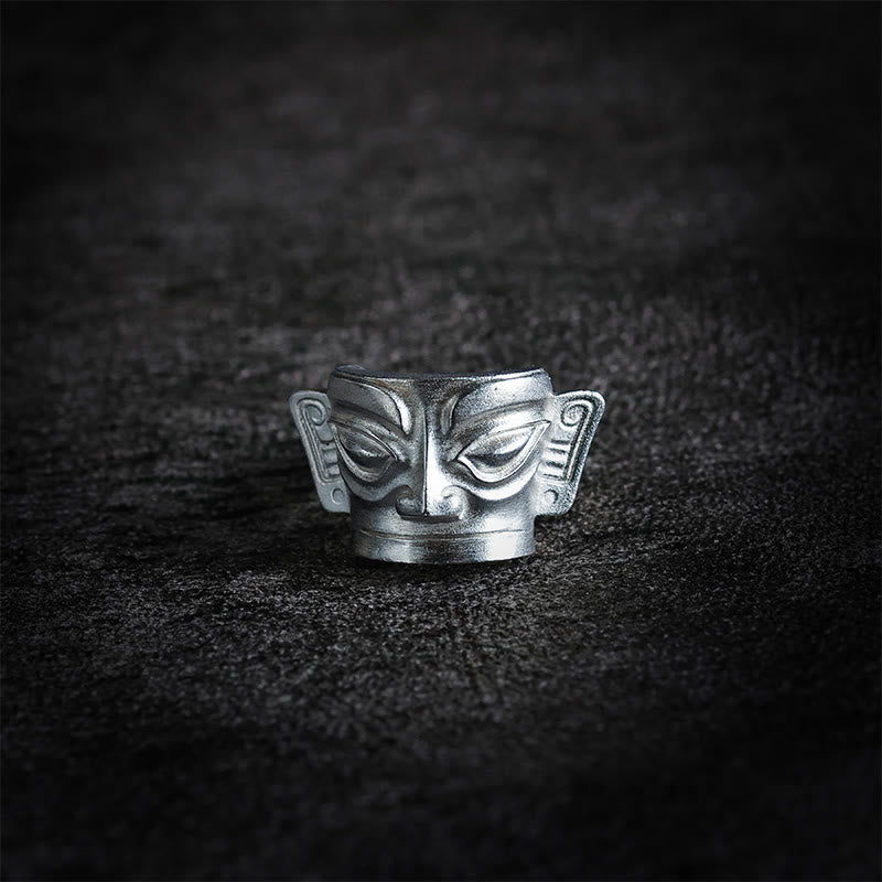 Anillo de protección con máscara de Sanxingdui de plata de ley 999 fundida a mano con Buddha Stones