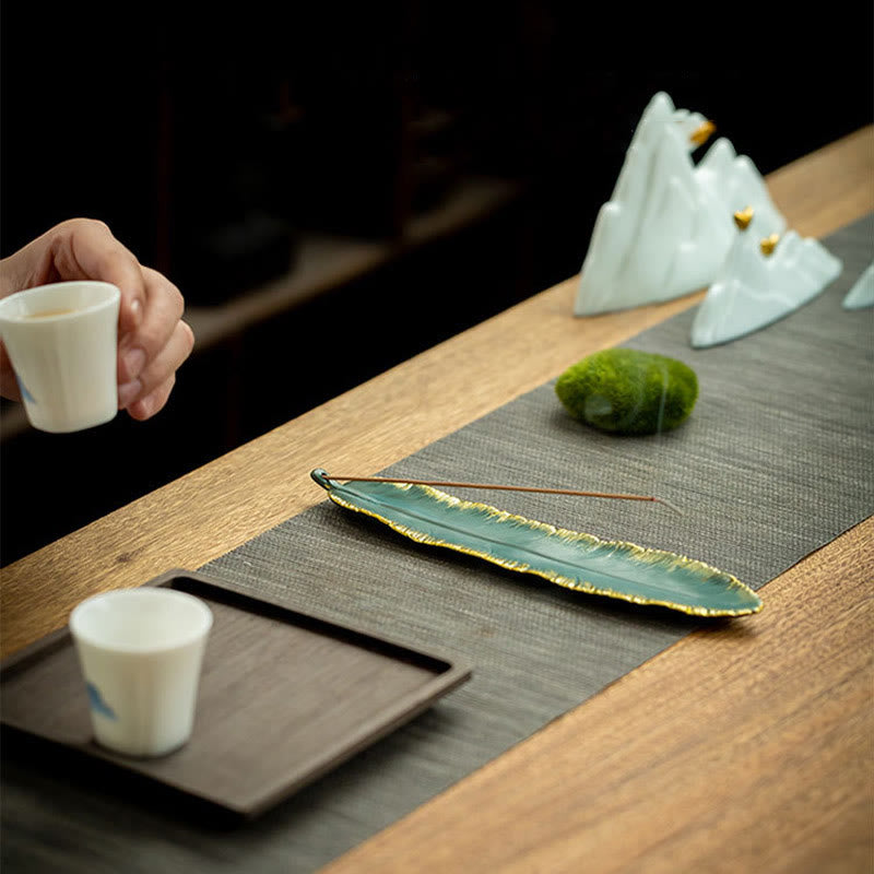 Quemador de incienso de cerámica curativo con borde dorado y plumas verdes de Buddha Stones - image 6